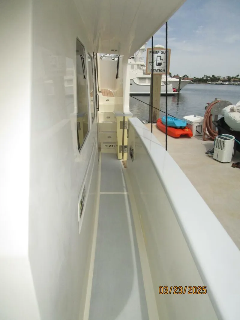 Slide: The Image of 45' Northwest starboard side deck2 - 5151199