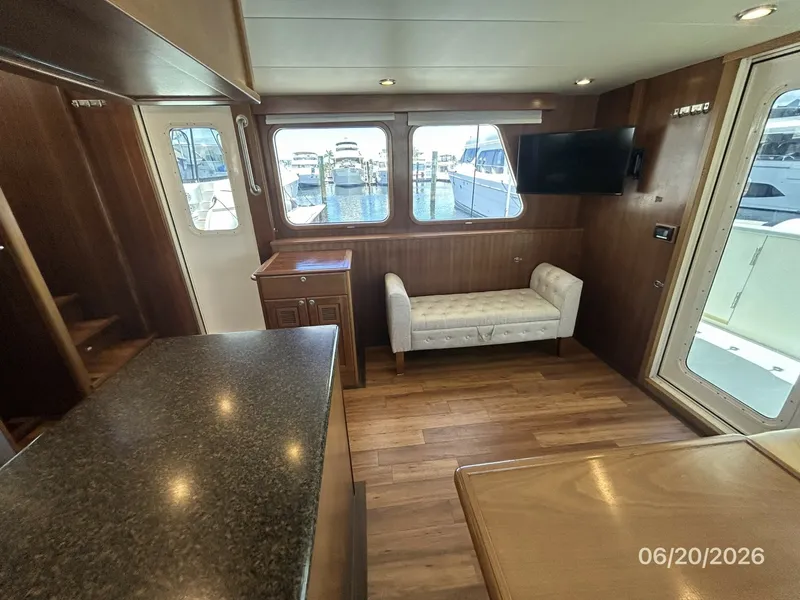 Slide: The Image of 45' Northwest salon starboard - 6482792