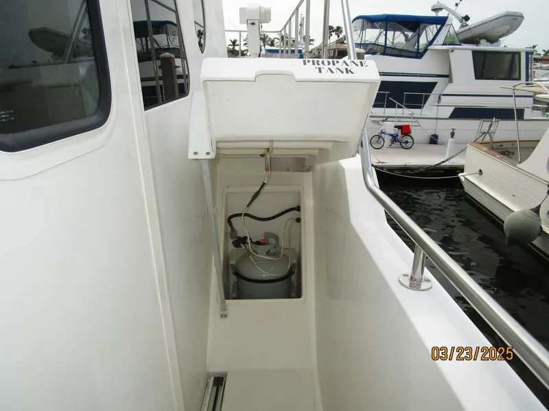 Slide: The Image of 45' Northwest propane locker - 5151189