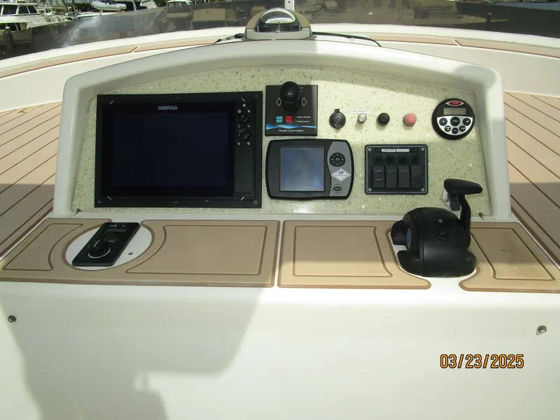 Slide: The Image of 45' Northwest flybridge helm3 - 5151145