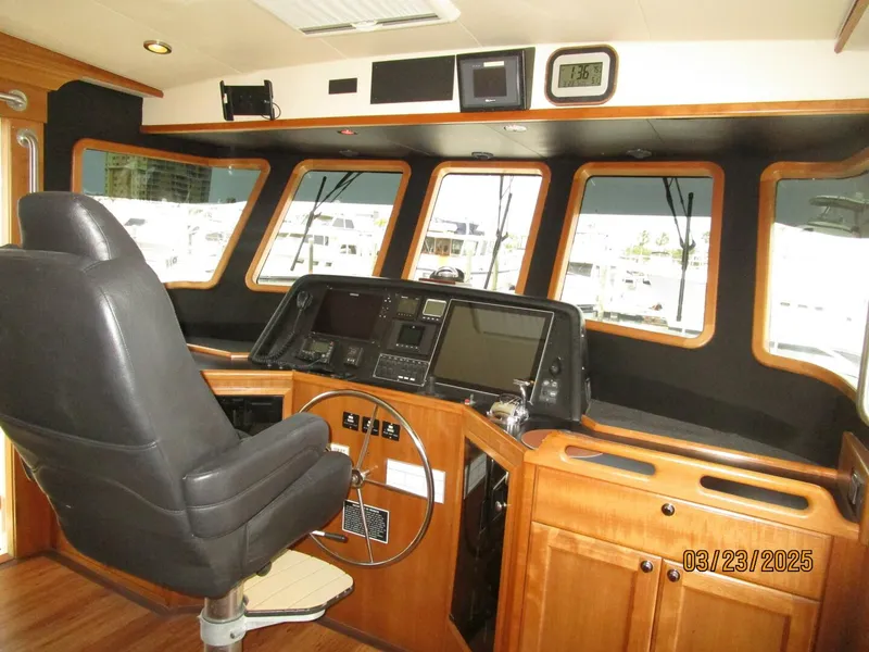 Slide: The Image of 45' Northwest pilothouse forward - 5151175