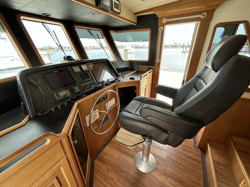 Slide: The Image of 45' Northwest pilothouse helm2 - 5151176