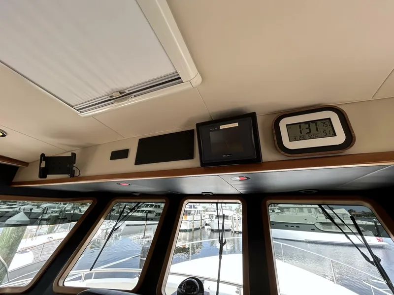 Slide: The Image of 45' Northwest pilothouse overhead electronics - 5151178