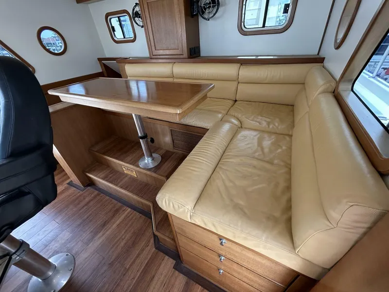 Slide: The Image of 45' Northwest pilothouse seating1 - 5151181