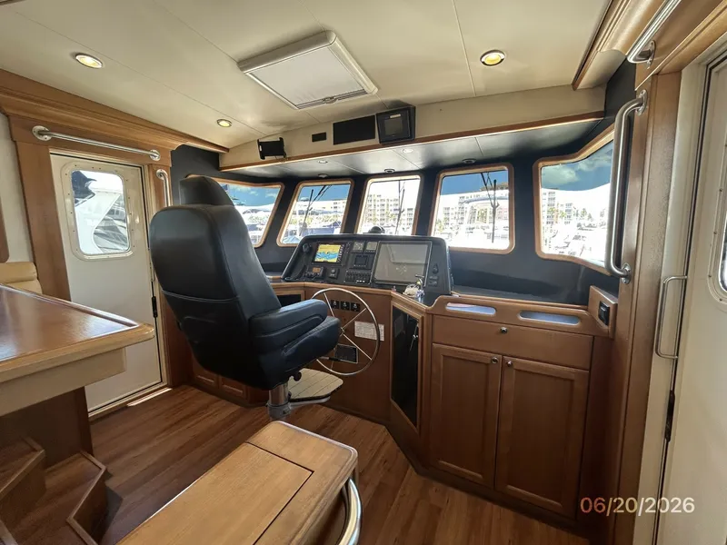 Slide: The Image of 45' Northwest pilothouse forward - 6482774