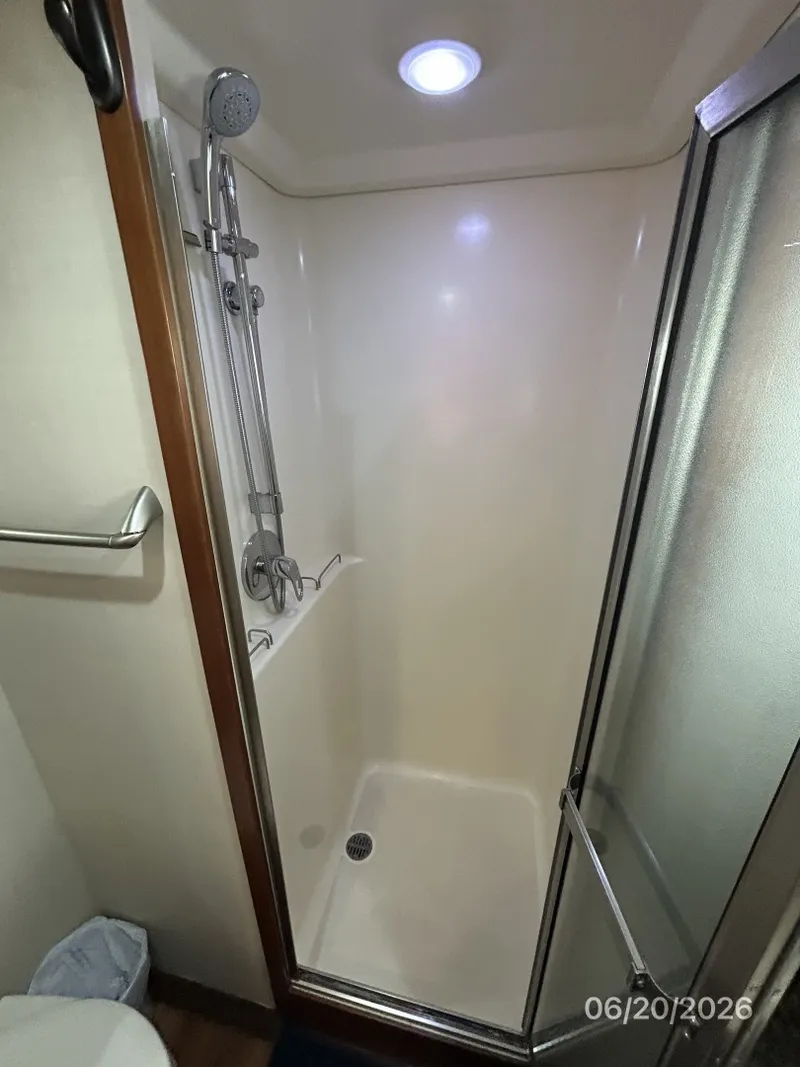 Slide: The Image of 45' Northwest master stateroom shower - 6482769