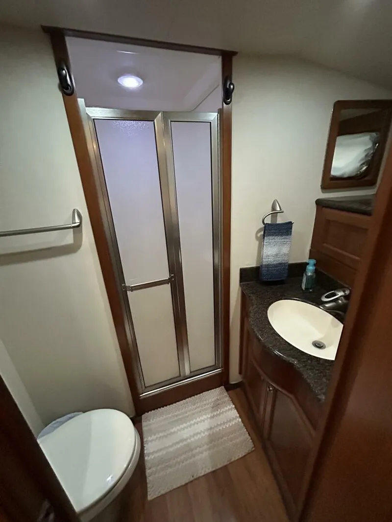 Slide: The Image of 45' Northwest master stateroom head - 5151169