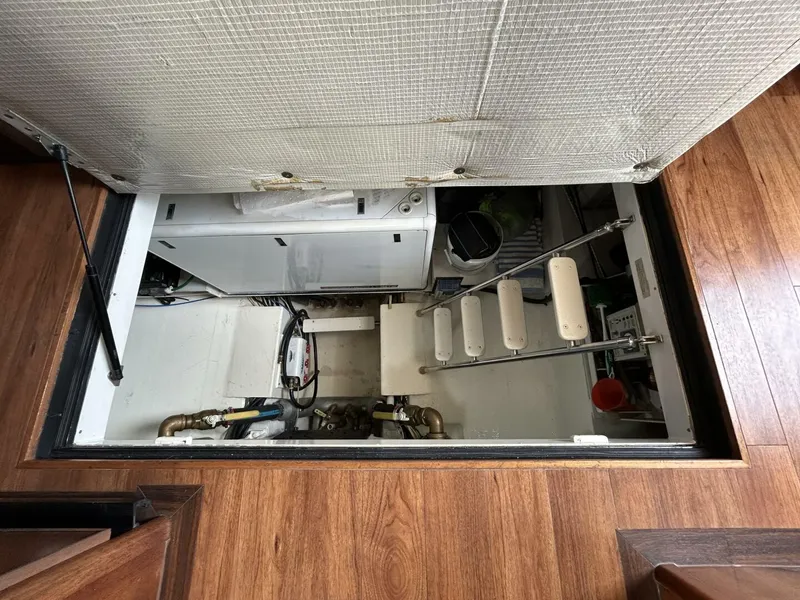 Slide: The Image of 45' Northwest engine room access - 5151135