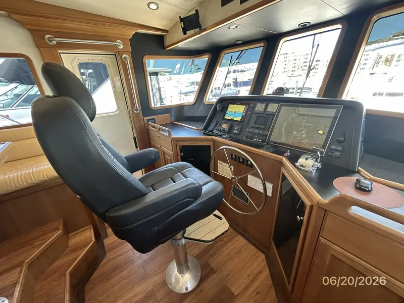 Slide: The Image of 45' Northwest pilothouse helm1 - 6482775
