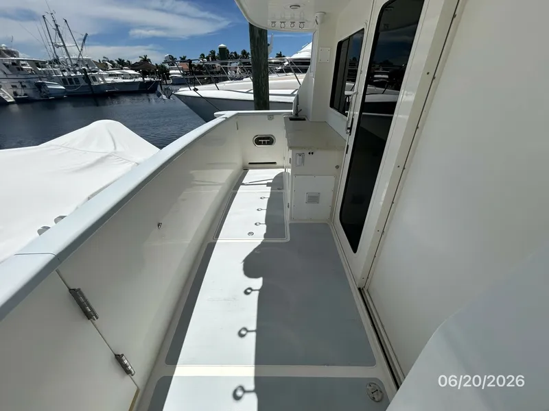 Slide: The Image of 45' Northwest aftdeck port - 6482710