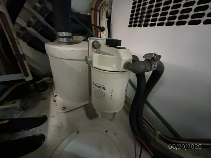 Slide: The Image of 45' Northwest generator Racor fuel filter - 6482759