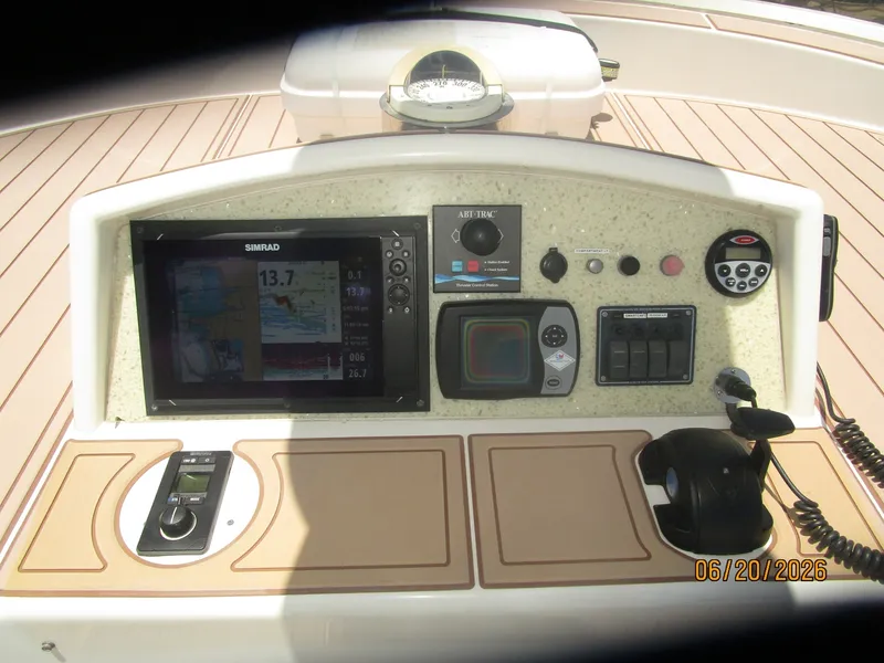 Slide: The Image of 45' Northwest flybridge helm3 - 6482732
