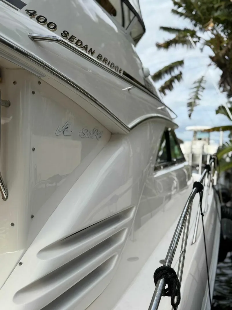 Slide: The Image of Sea Ray 400 Sedan Bridge 1997 - 5151053