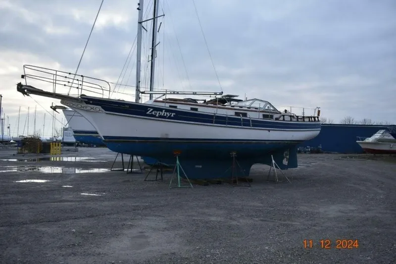 Slide: The Image of Gozzard 36 1988 - 5152387