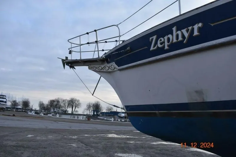 Slide: The Image of Gozzard 36 1988 - 5152410