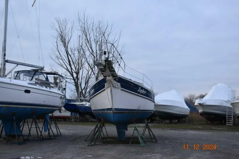 Slide: The Image of Gozzard 36 1988 - 5152384