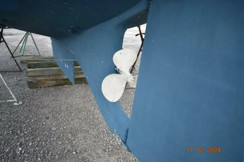 Slide: The Image of Gozzard 36 1988 - 5152403