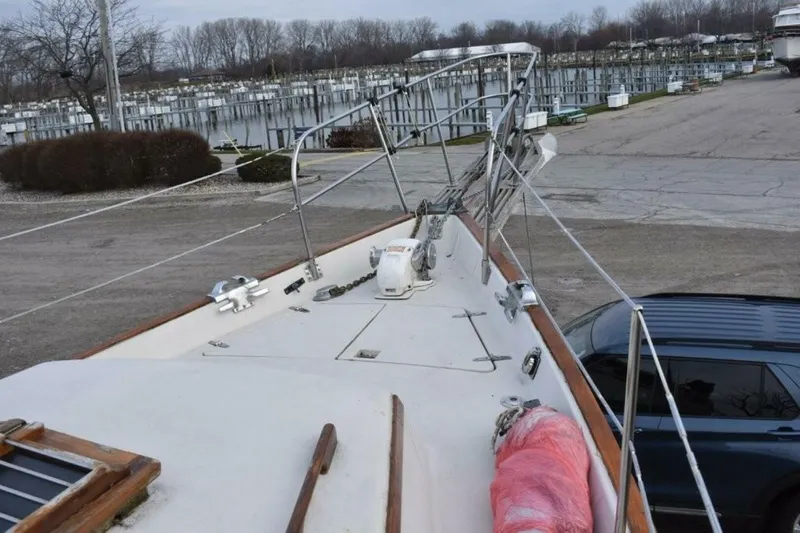 Slide: The Image of Gozzard 36 1988 - 5152418