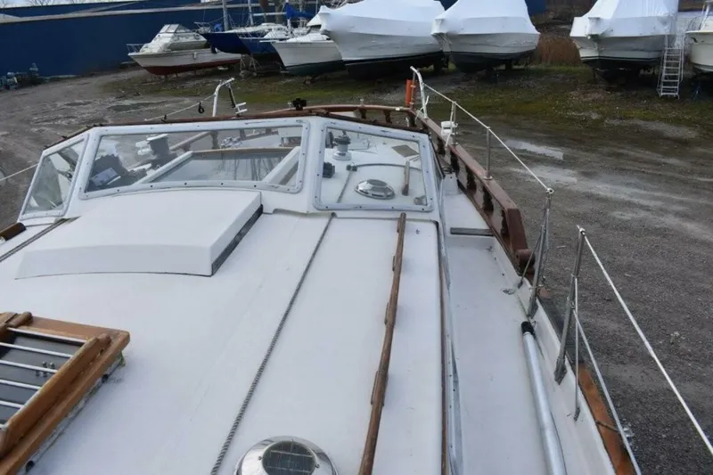 Slide: The Image of Gozzard 36 1988 - 5152425