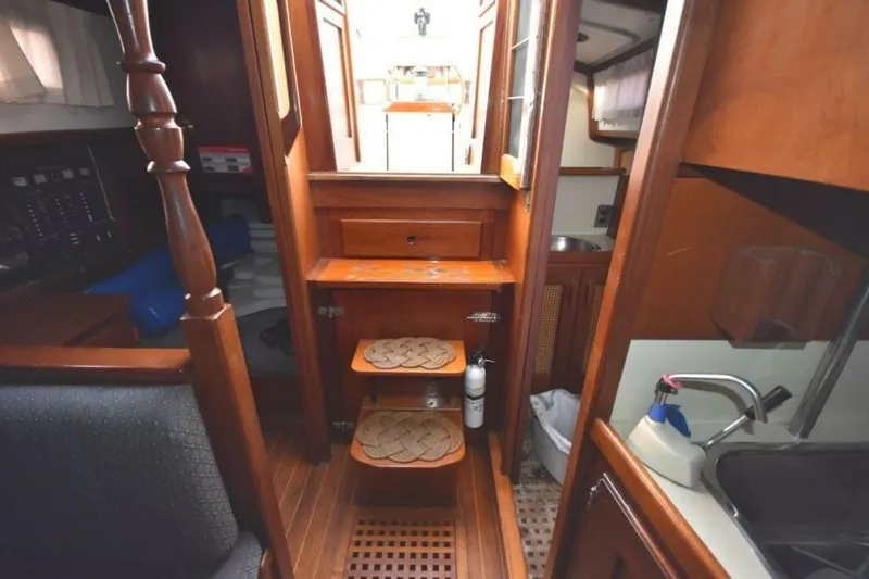 Slide: The Image of Gozzard 36 1988 - 5152379