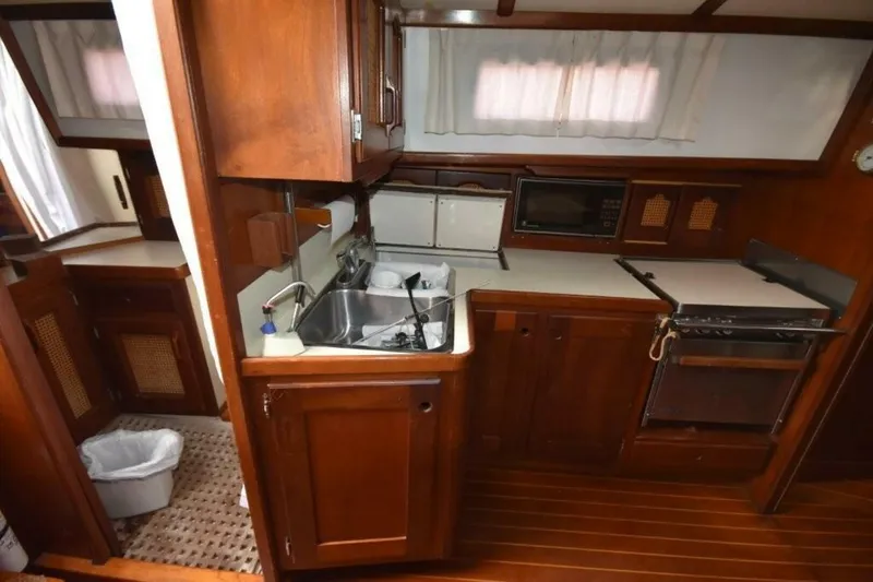 Slide: The Image of Gozzard 36 1988 - 5152373