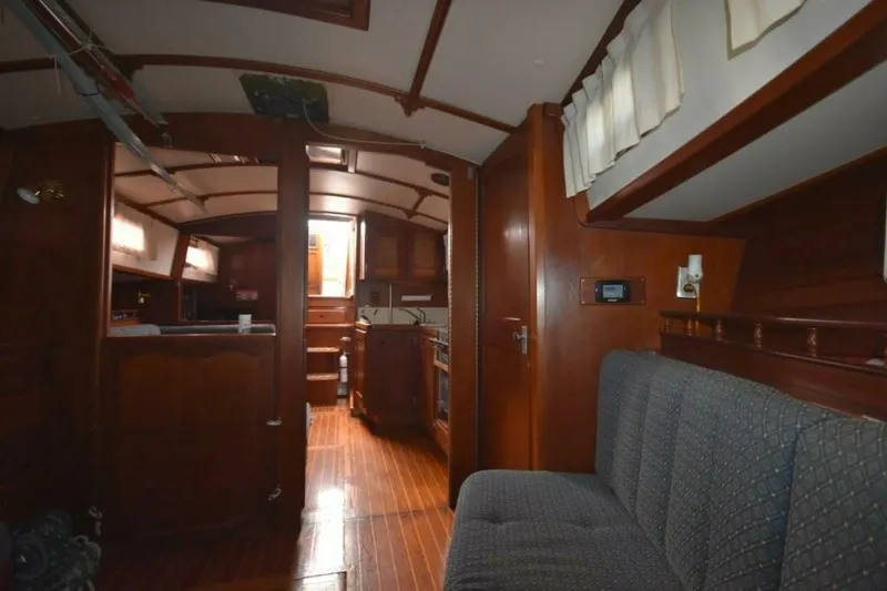 Slide: The Image of Gozzard 36 1988 - 5152382