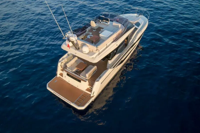 Slide: The Image of 2025 49 Prestige F4 Flybridge - Transom Profile Sistership - 5153927