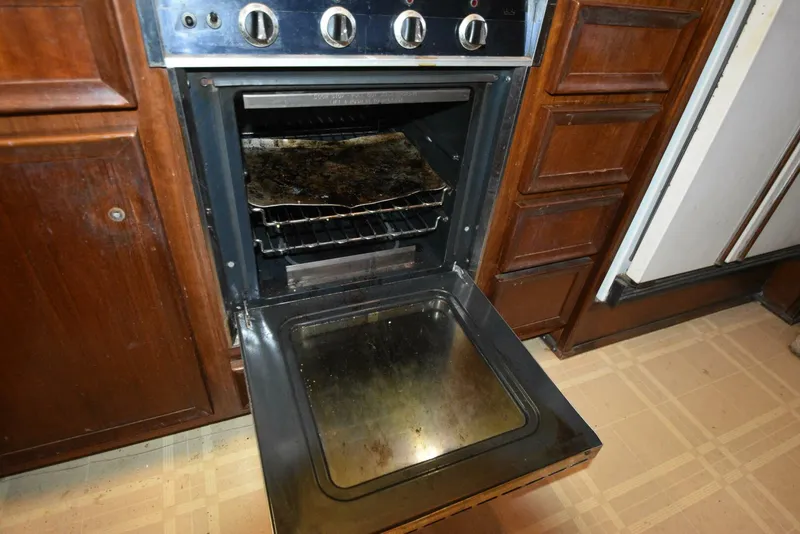 Slide: The Image of Hatteras 46 Convertible 1978 - 5154333