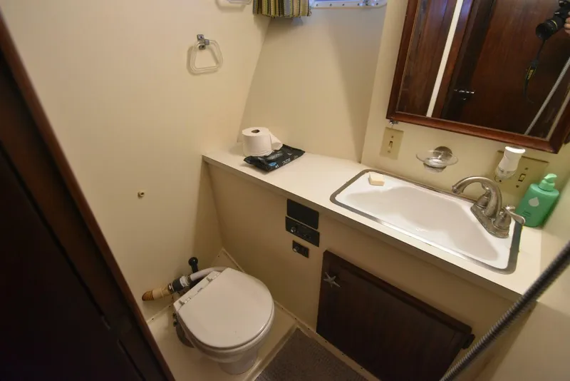 Slide: The Image of Hatteras 46 Convertible 1978 - 5154345