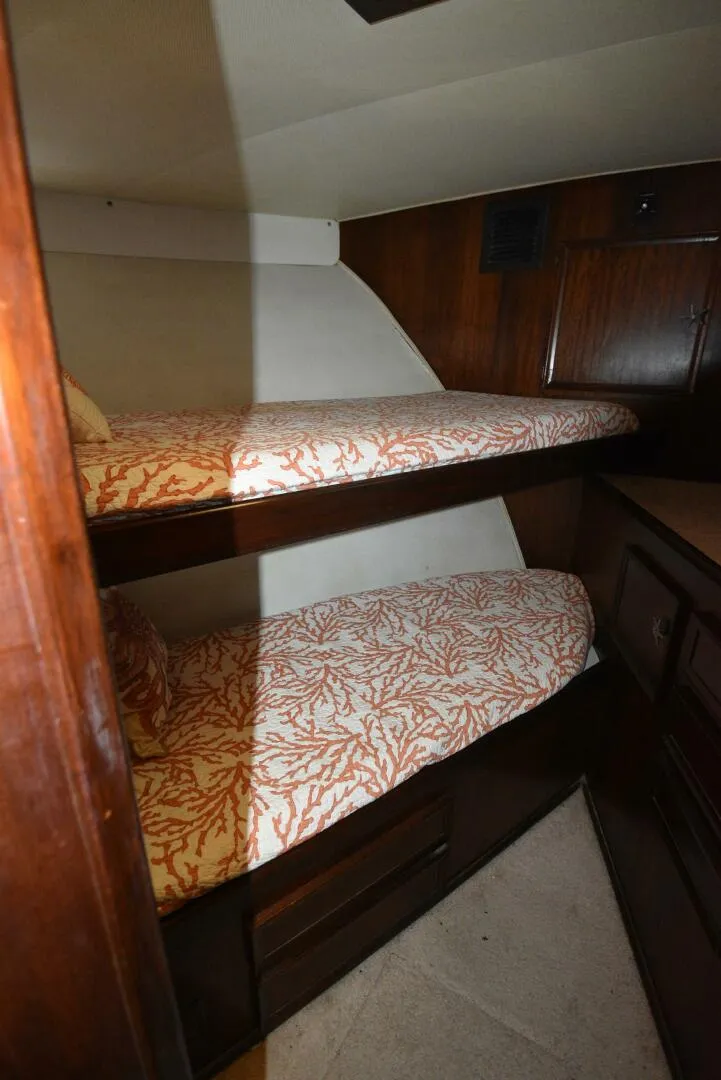 Slide: The Image of Hatteras 46 Convertible 1978 - 5154349