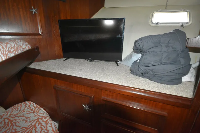 Slide: The Image of Hatteras 46 Convertible 1978 - 5154355