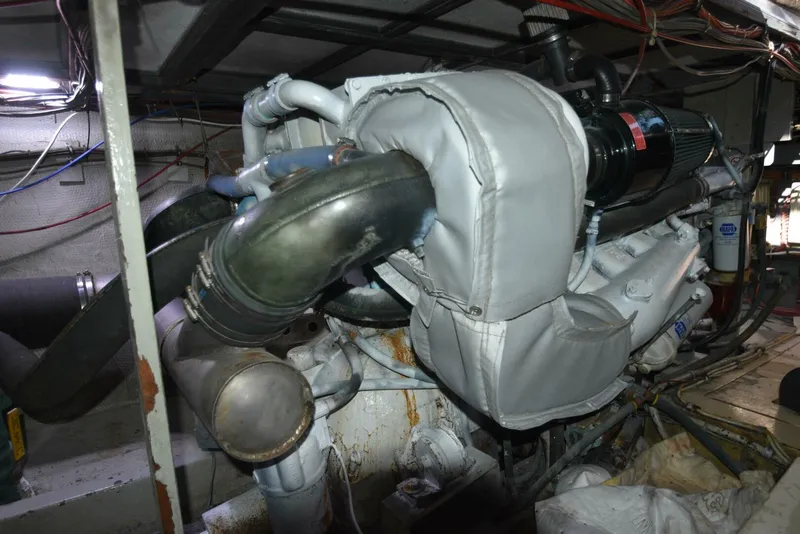 Slide: The Image of Hatteras 46 Convertible 1978 - 5154363