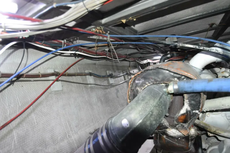 Slide: The Image of Hatteras 46 Convertible 1978 - 5154366