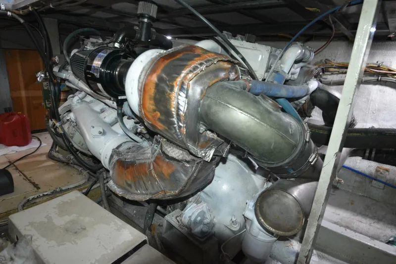 Slide: The Image of Hatteras 46 Convertible 1978 - 5154369