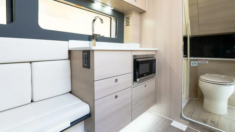 Slide: The Image of Scout 425 LXF 2025 - 5155231