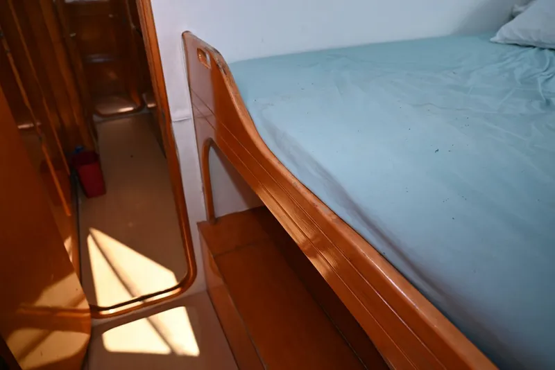 Slide: The Image of Privilege 42 1998 - 5159790