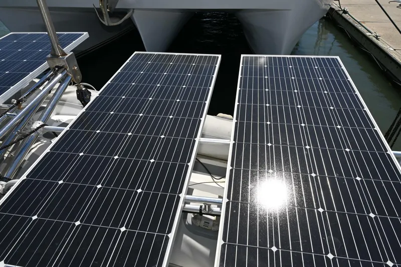 Slide: The Image of Privilege 42 1998 - 5159806