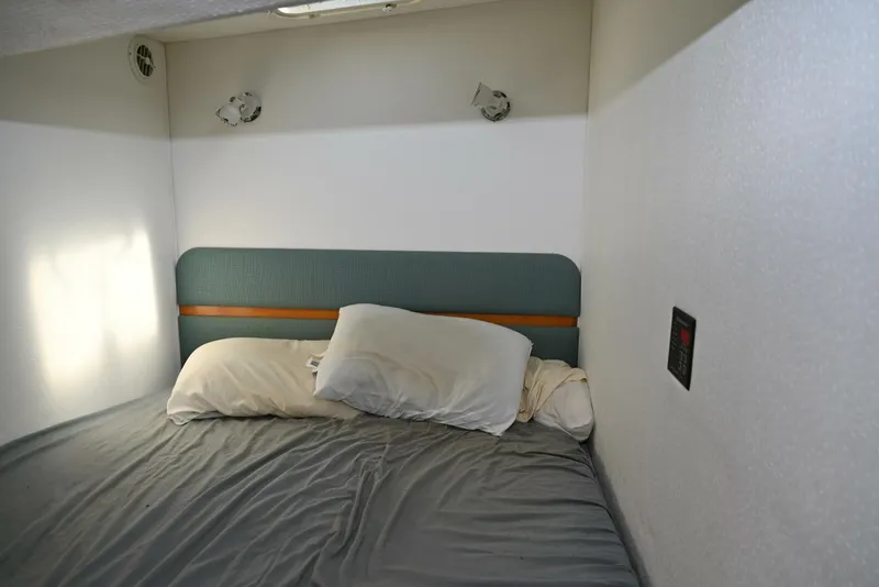 Slide: The Image of Privilege 42 1998 - 5159757