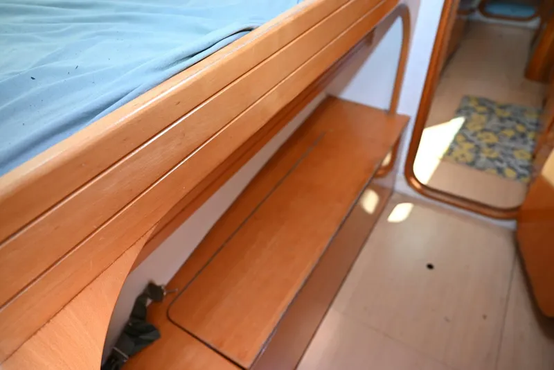 Slide: The Image of Privilege 42 1998 - 5159759