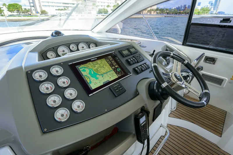 Slide: The Image of Beneteau 38 GT - Helm Electronics, Seating 2015 Beneteau 38 GT - 7680230