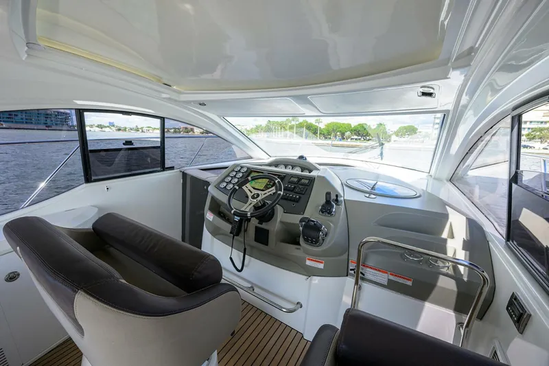 Slide: The Image of Beneteau 38 GT - Helm Electronics, Seating 2015 Beneteau 38 GT  - 5157254