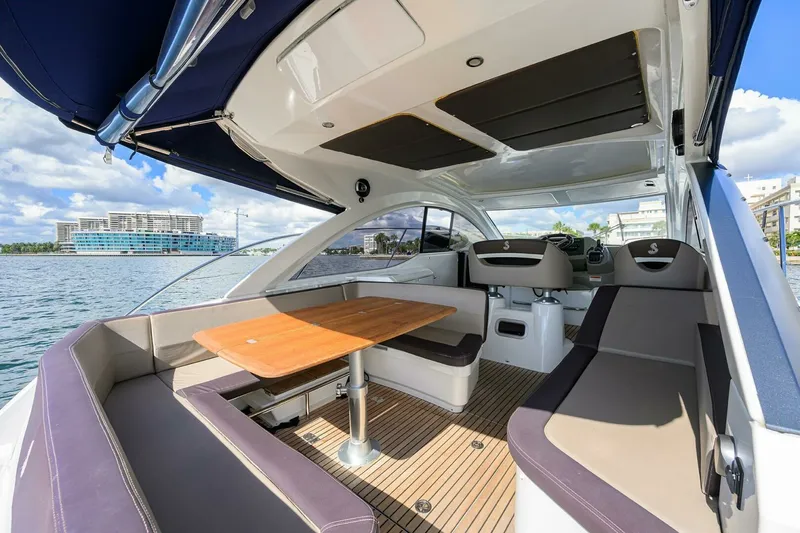 Slide: The Image of Beneteau 38 GT - Helm Deck Seating 2015 Beneteau 38 GT - 7680241