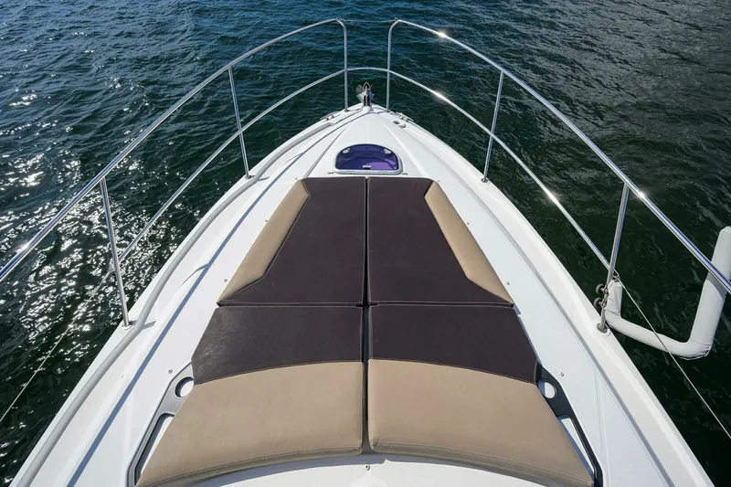 Slide: The Image of Beneteau 38 GT - Bow Sunpad 2015 Beneteau 38 GT - 7680252