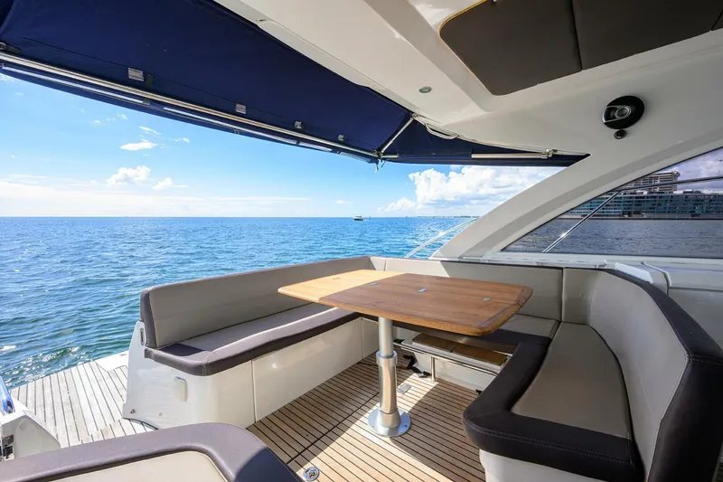 Slide: The Image of Beneteau 38 GT - Helm Deck Seating 2015 Beneteau 38 GT  - 5157262