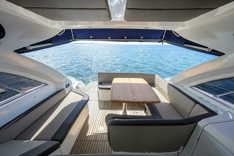 Slide: The Image of Beneteau 38 GT - Helm Deck Seating 2015 Beneteau 38 GT - 7680233