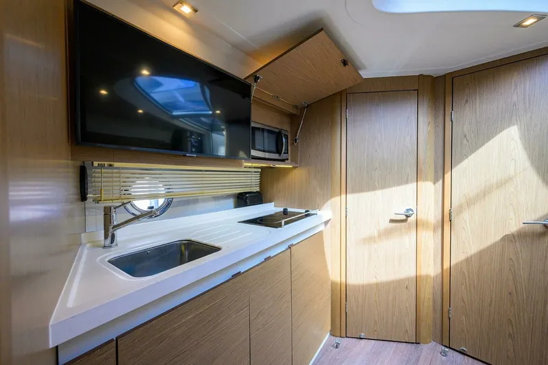 Slide: The Image of Beneteau 38 GT - Cabin 2015 Beneteau 38 GT - 7680217