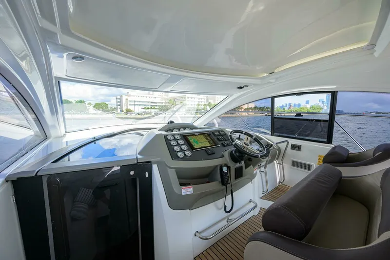 Slide: The Image of Beneteau 38 GT - Helm Electronics, Seating 2015 Beneteau 38 GT - 7680229