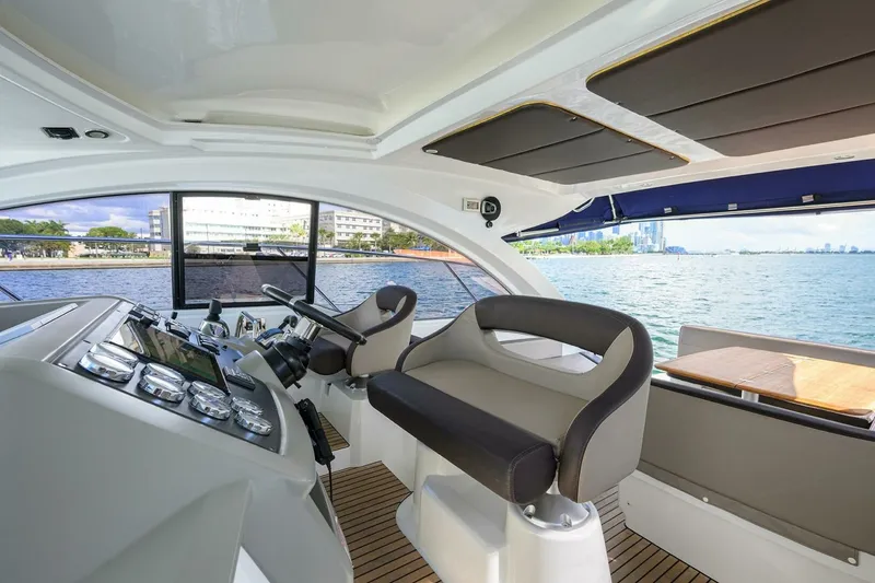 Slide: The Image of Beneteau 38 GT - Helm Electronics, Seating 2015 Beneteau 38 GT - 7680231