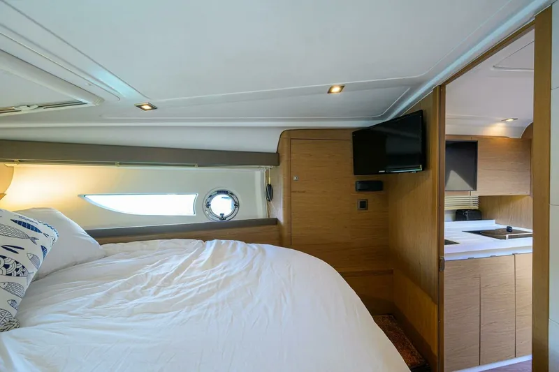 Slide: The Image of Beneteau 38 GT - Cabin, Berth 2015 Beneteau 38 GT - 7680225