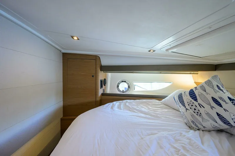 Slide: The Image of Beneteau 38 GT - Cabin, Berth 2015 Beneteau 38 GT - 7680224